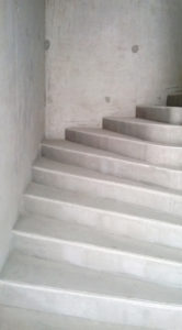 maconnerie-béton-maison-details-realisation-technique-escaliers